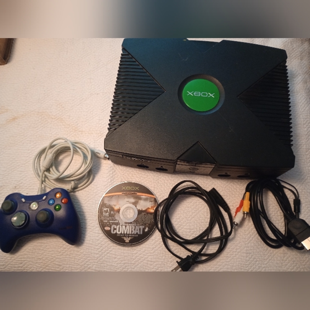 Original Xbox Console + Controller  & Cables TESTED AND WORKING w/ Combat game